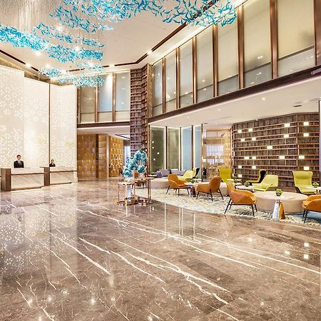 Shenzhen Bantian Huaweizhongcheng Atour Hotel Exterior foto