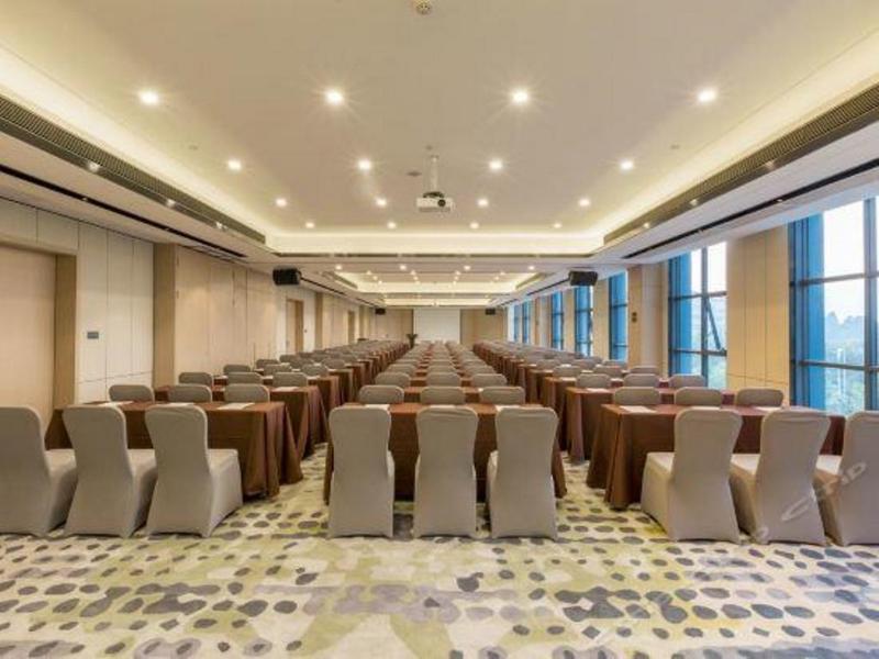 Shenzhen Bantian Huaweizhongcheng Atour Hotel Exterior foto